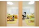 ビタミンカラーで統一されたポップで明るい子供部屋。