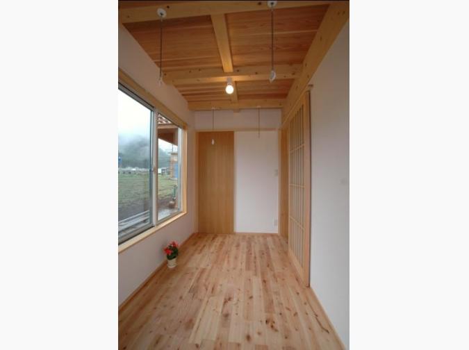 広い縁側のある ゆったり寛ぎの家 朝日村の施工例 株 木族の家 ココスマ注文住宅 長野県の新築一戸建て 広い縁側のある ゆったり寛ぎの家 朝日村の施工例 株 木族の家 ココスマ注文住宅 長野県の新築一戸建て