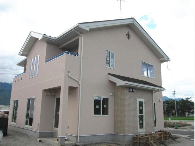ピンクの塗壁の家 松川村の施工例 アルプコンチネンタルホーム 株 ココスマ注文住宅 長野県の新築一戸建て ピンクの塗壁の家 松川村の施工例 アルプコンチネンタルホーム 株 ココスマ注文住宅 長野県の新築一戸建て