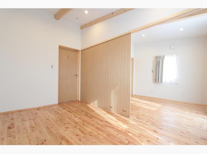 細長い敷地に建つ家 松本市の施工例 株 木族の家 ココスマ注文住宅 長野県の新築一戸建て 細長い敷地に建つ家 松本市の施工例 株 木族の家 ココスマ注文住宅 長野県の新築一戸建て
