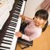 みずきちゃんはピアノの練習。